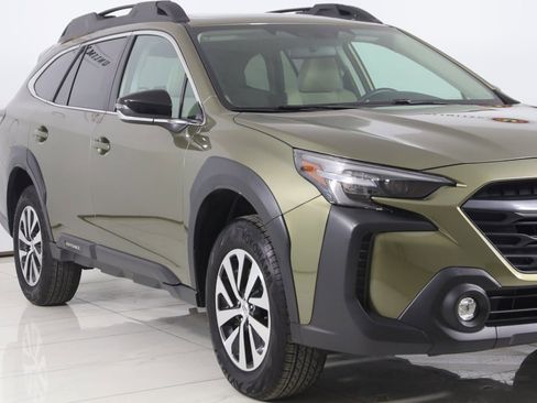 Used 2025 Subaru Outback Premium image 37
