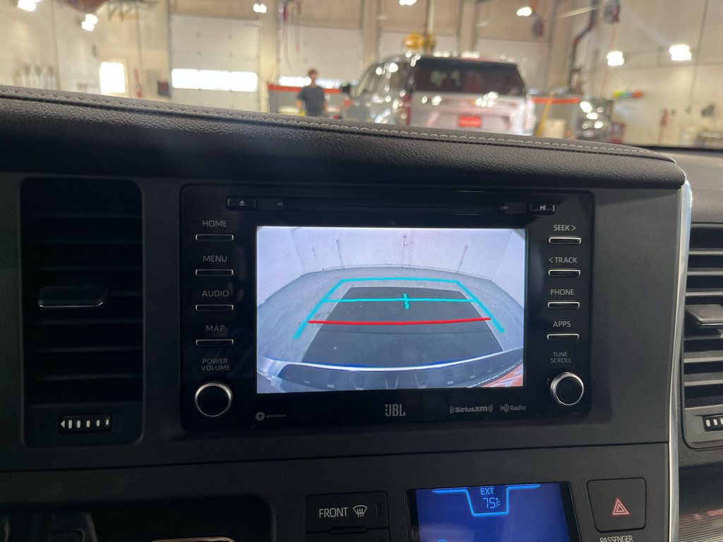 Used 2019 Toyota Sienna SE w/ SE Preferred Package AWD/4WD image 41