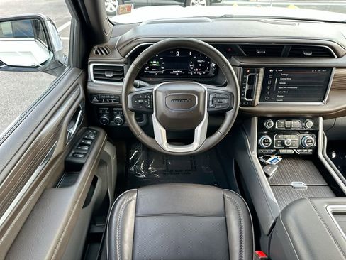 Used 2024 GMC Yukon Denali image 23