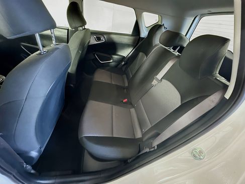 Used 2025 Kia Soul LX w/ LX Technology Package image 27