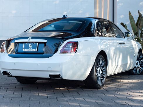 Used 2021 Rolls-Royce Ghost AWD/4WD image 3