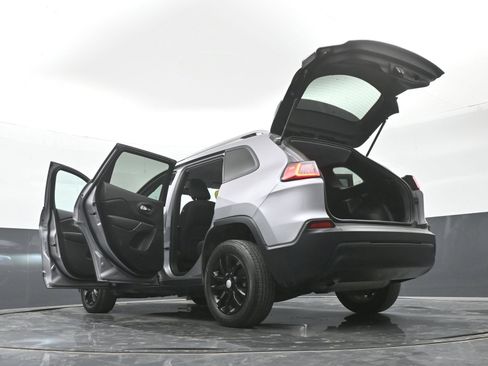 Used 2020 Jeep Cherokee Latitude w/ Cold Weather Group FWD image 50