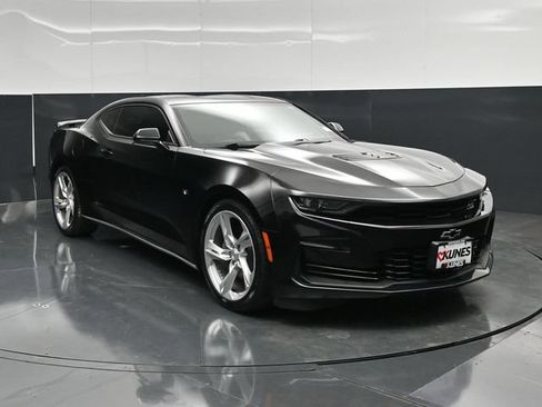Used 2019 Chevrolet Camaro SS RWD image 6