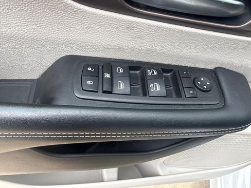 Used 2024 Chrysler Voyager LX FWD image 16