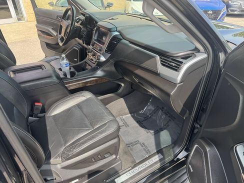 Used 2019 Chevrolet Suburban LT AWD/4WD image 20