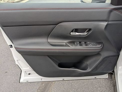 New 2026 Nissan Kicks SR w/ Cold Weather Package FWD image 11