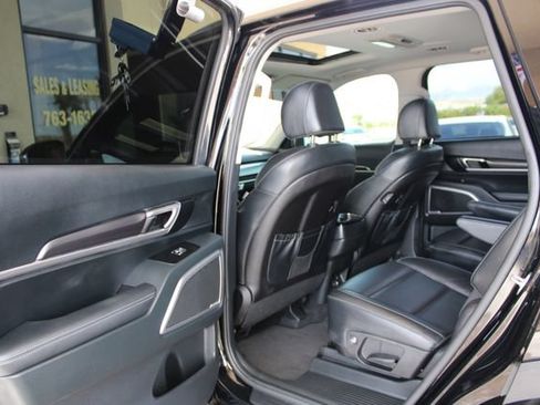 Used 2025 Kia Telluride S AWD/4WD image 25
