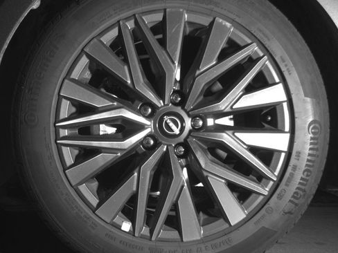 Used 2025 Nissan Altima 2.5 SV image 12