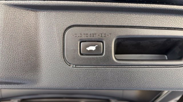 Used 2025 Honda Pilot EX-L image 6
