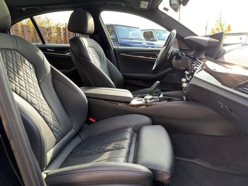 Used 2022 BMW 530i xDrive w/ Premium Package image 25