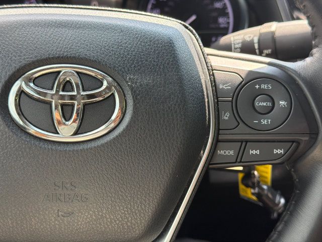 Used 2020 Toyota Camry SE FWD image 29