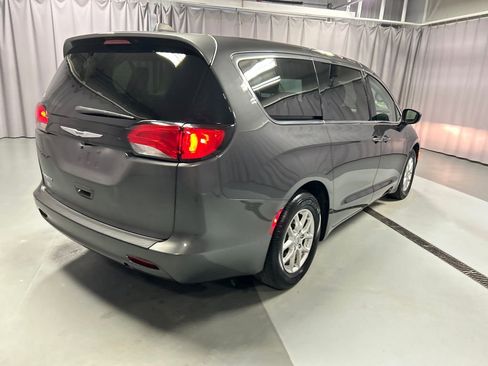 Used 2023 Chrysler Voyager LX image 7