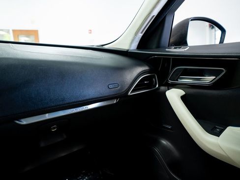 Used 2019 Jaguar F-PACE Prestige AWD/4WD image 41