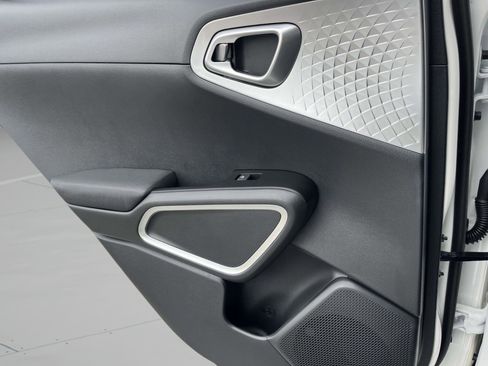 New 2025 Kia Soul LX image 17