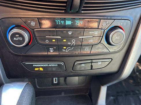 Used 2017 Ford Escape SE image 18