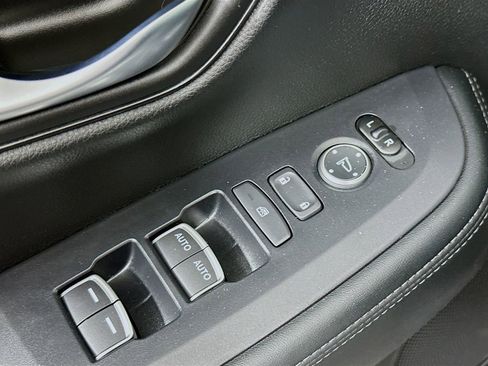 Used 2025 Honda HR-V EX-L image 18