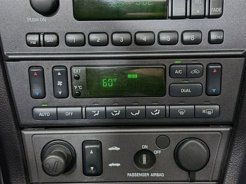 Used 2005 Ford Thunderbird RWD image 17