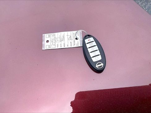 Used 2024 Nissan Altima 2.5 SV FWD image 15