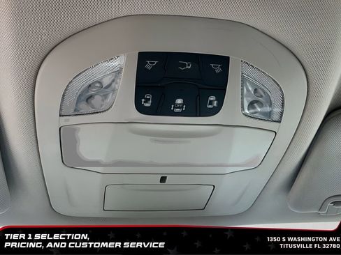 Used 2023 Chrysler Pacifica Touring-L FWD image 38
