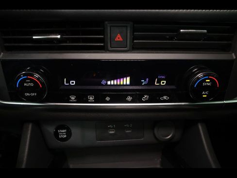 Used 2025 Nissan Rogue SV AWD/4WD image 13