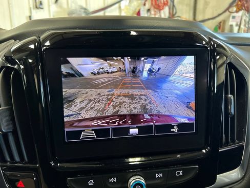 Used 2020 Chevrolet Traverse LT AWD/4WD image 25