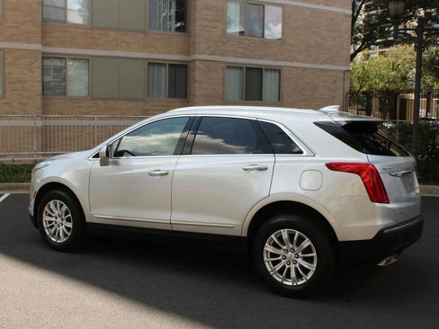 Used 2018 Cadillac XT5 AWD image 9