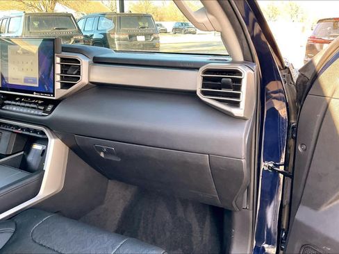 Used 2023 Toyota Sequoia Limited image 16