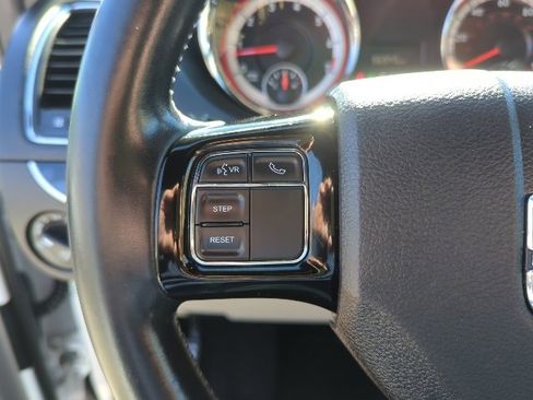 Used 2019 Dodge Grand Caravan SXT image 12