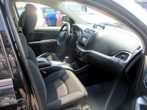 Used 2012 Dodge Journey SXT image 8