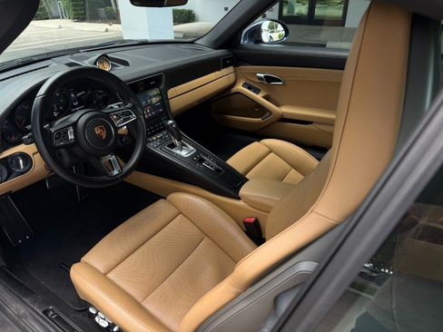 Used 2019 Porsche 911 Carrera S RWD image 23