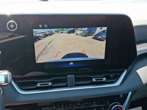 Used 2025 Chevrolet Equinox LT w/ Convenience Package II AWD/4WD image 18