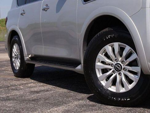 Used 2024 Nissan Armada SV AWD/4WD image 3