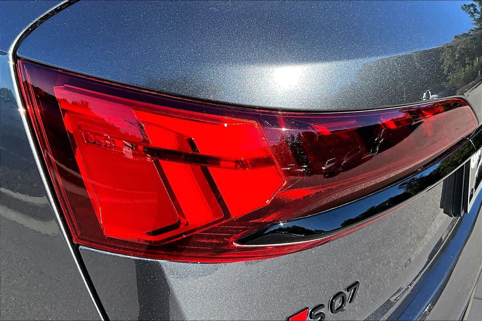 Used 2025 Audi SQ7 Prestige AWD/4WD image 29