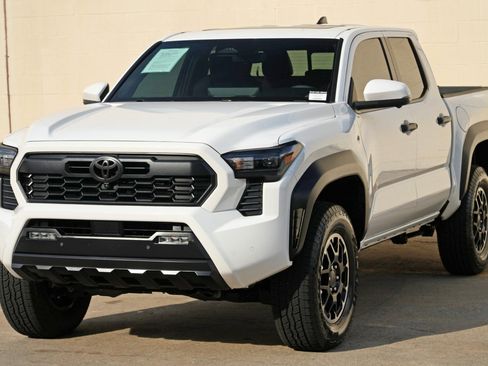 Used 2025 Toyota Tacoma TRD Off-Road w/ TRD Off Road Premium Package AWD/4WD image 49