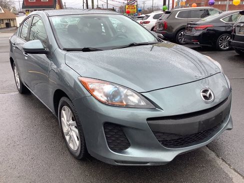 Used 2013 MAZDA MAZDA3 i Touring FWD image 2