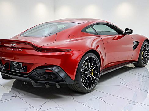 Used 2023 Aston Martin V8 Vantage Coupe RWD image 13