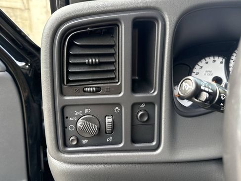 Used 2003 Chevrolet Silverado 1500 SS AWD/4WD image 41