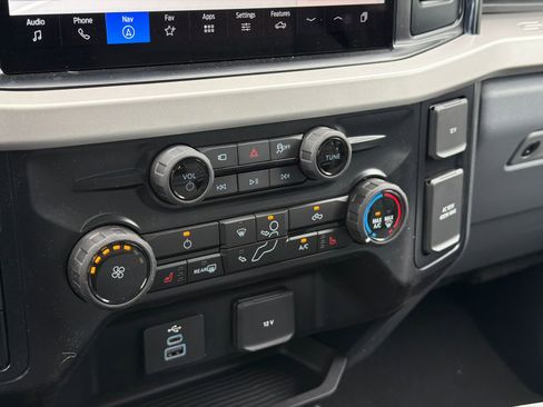 New 2026 Ford F250 XLT w/ XLT Premium Package AWD/4WD image 26