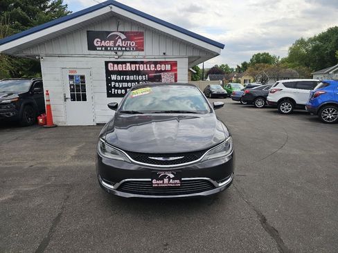 Used 2016 Chrysler 200 Limited w/ Convenience Group FWD image 2