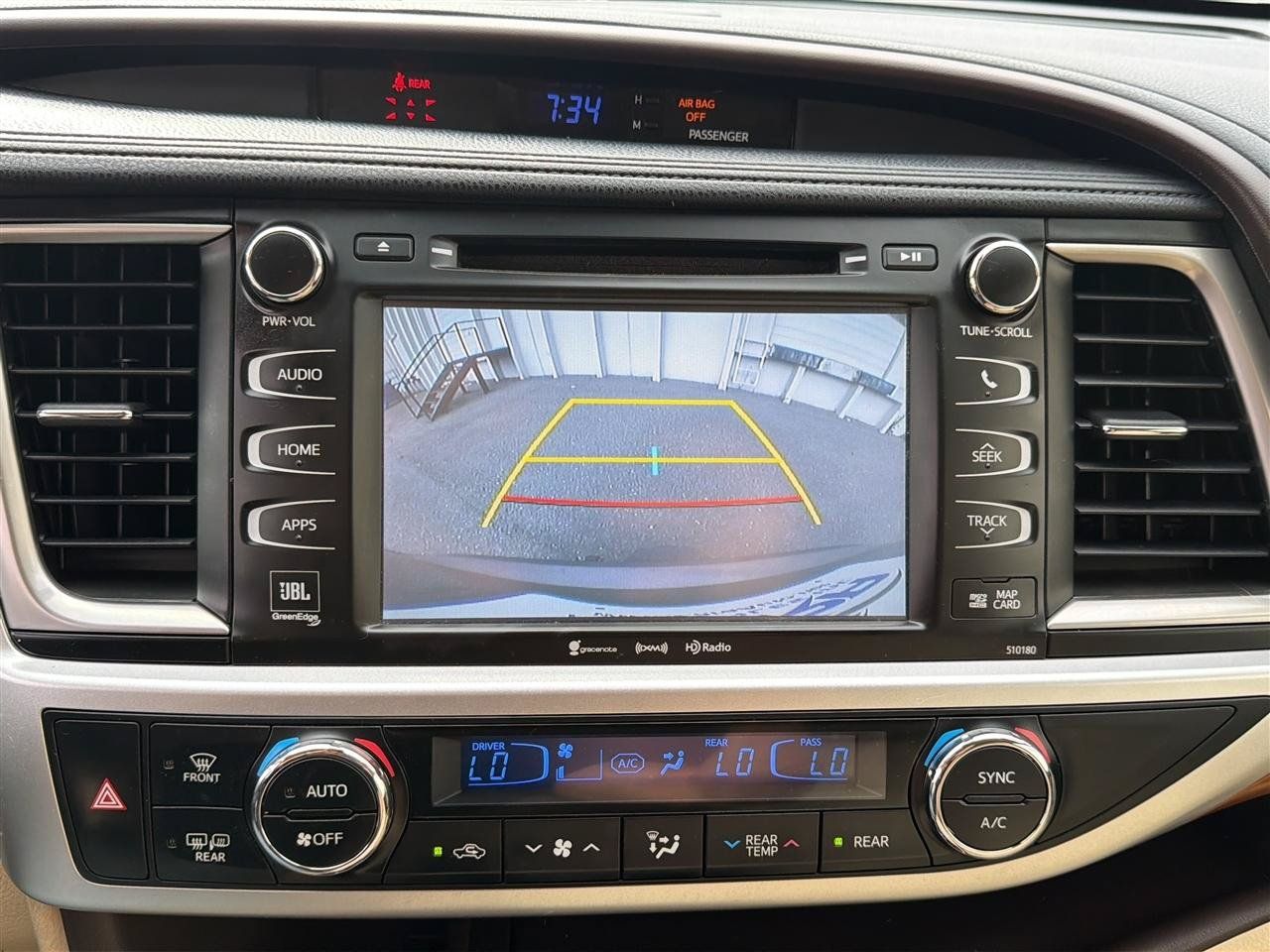 Used 2017 Toyota Highlander AWD V6 image 31
