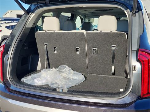 New 2025 Kia Telluride S image 5