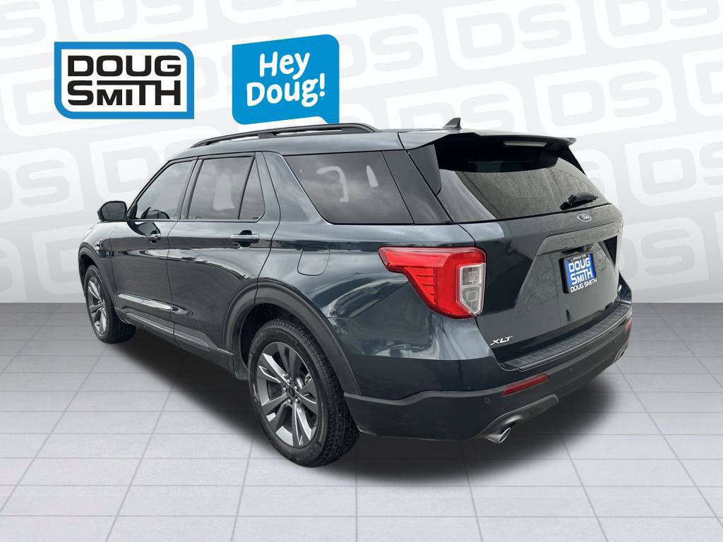 Used 2022 Ford Explorer XLT w/ Equipment Group 202A AWD/4WD image 4
