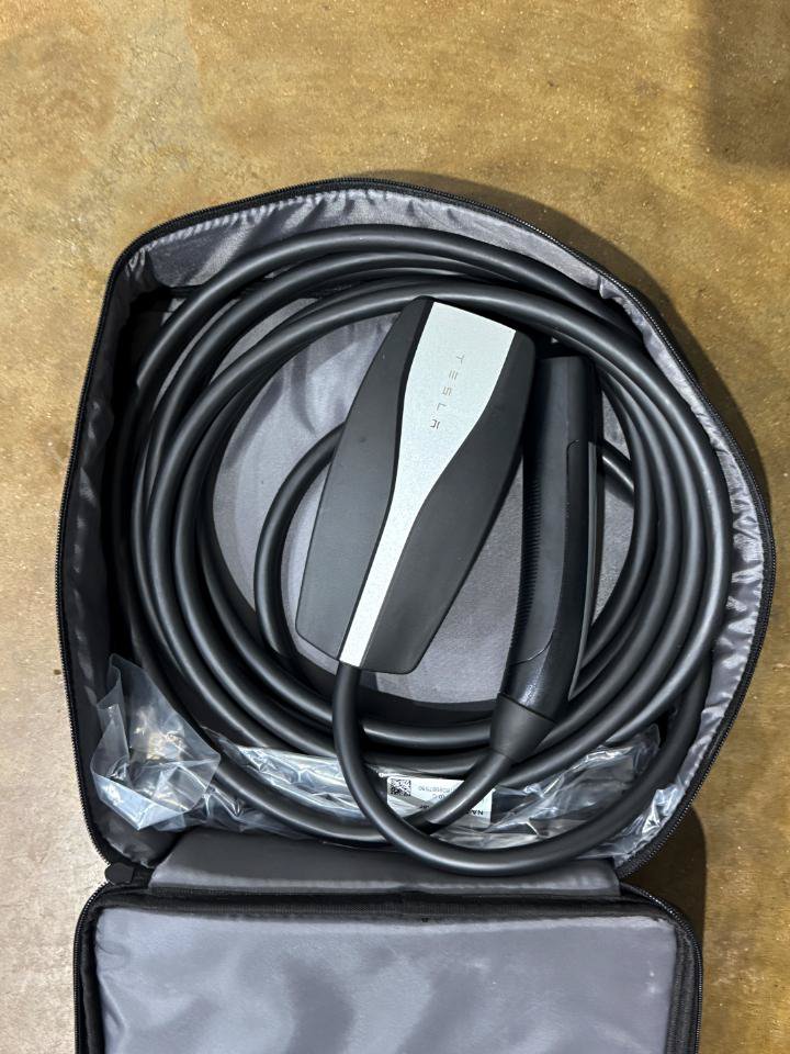 Used 2023 Tesla Model X AWD/4WD image 85