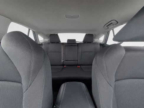 Used 2022 Toyota Venza LE AWD/4WD image 22