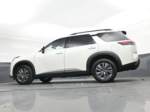 Used 2025 Nissan Pathfinder SV AWD/4WD image 47
