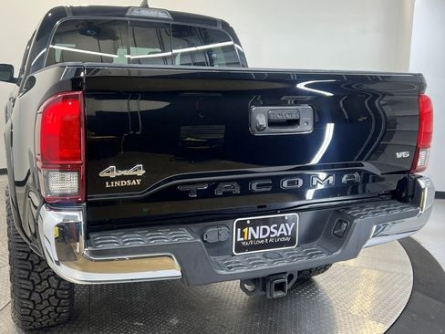 Used 2019 Toyota Tacoma SR5 image 8