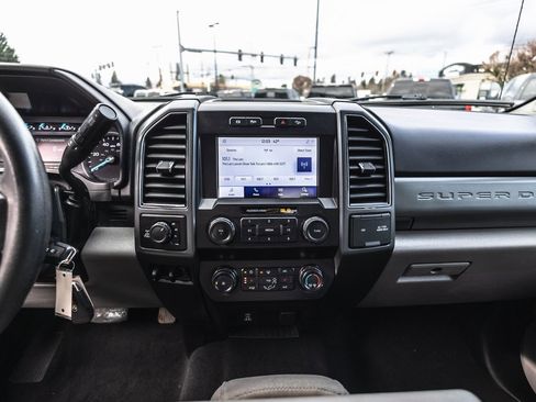 Used 2021 Ford F250 XLT w/ XLT Premium Package image 31