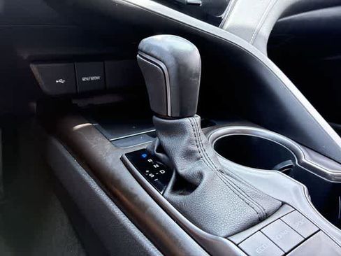 Used 2023 Toyota Camry SE FWD image 33
