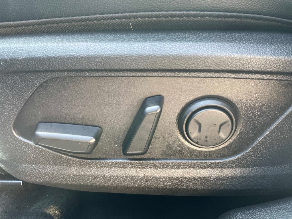 Used 2025 Kia Sportage EX FWD image 18