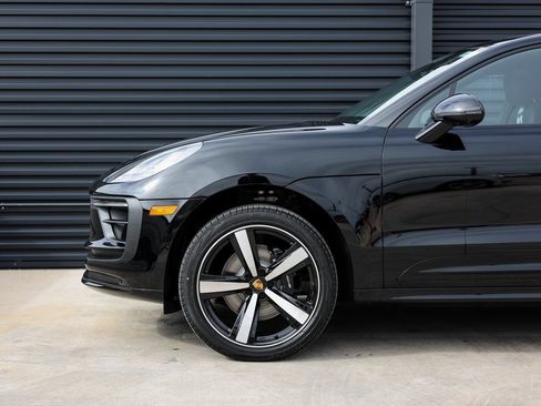 Certified 2026 Porsche Macan S AWD/4WD image 11